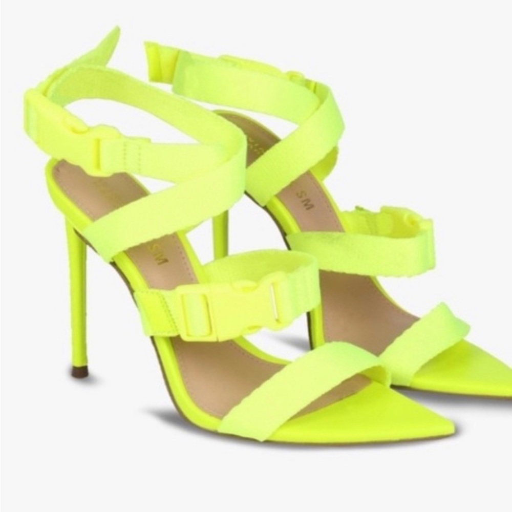 Steven Madden Winnie Harlow sandal
